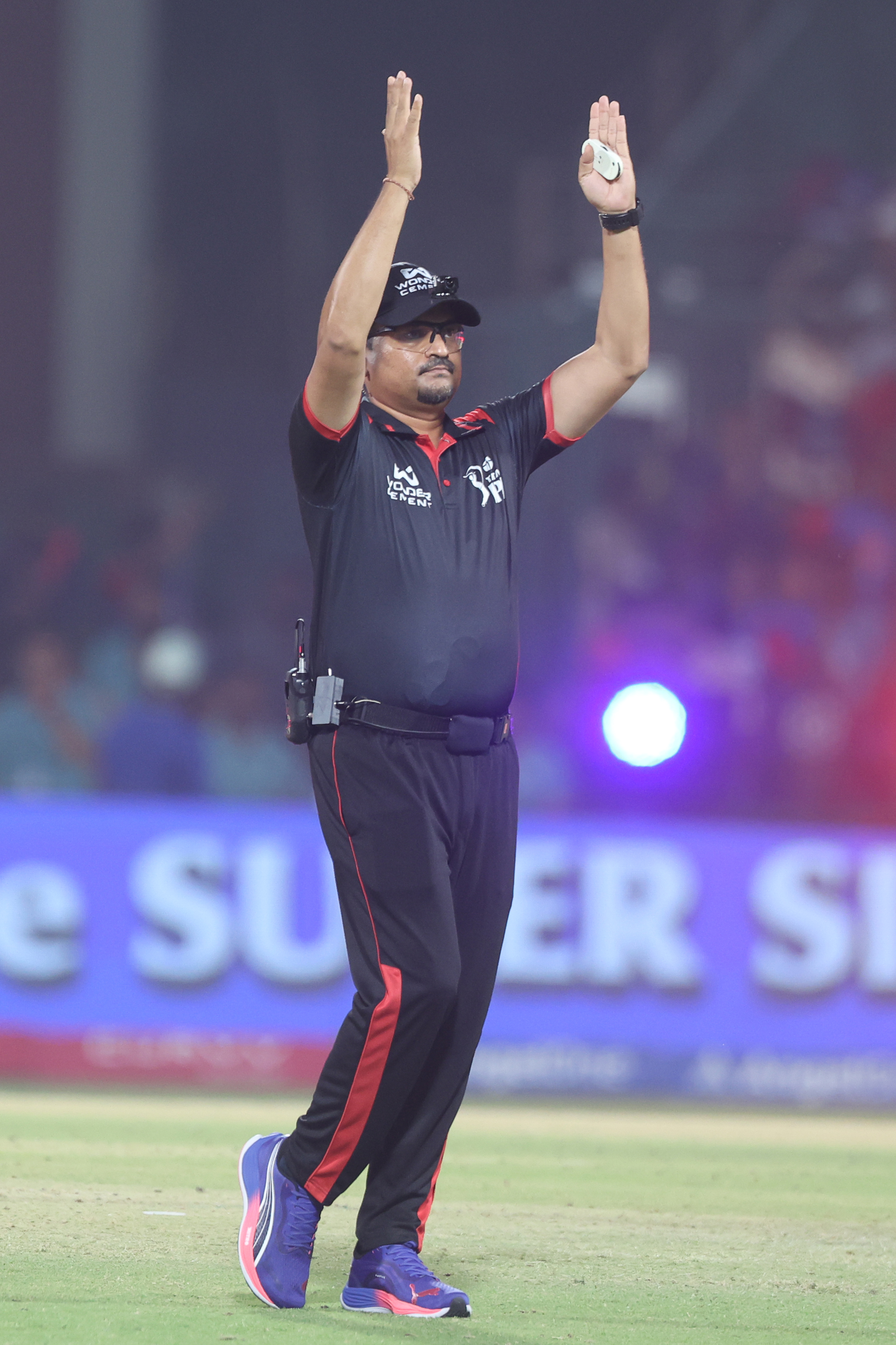 how much money umpires get per match in ipl