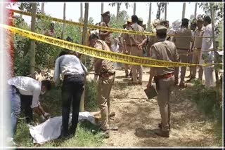 In Shamli district of Uttar Pradesh, the son killed his father by cutting his neck with a shovel