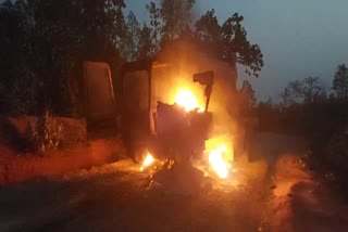 naxalites-set-fire-to-mixer-machine-engaged-in-road-construction-in-chatra