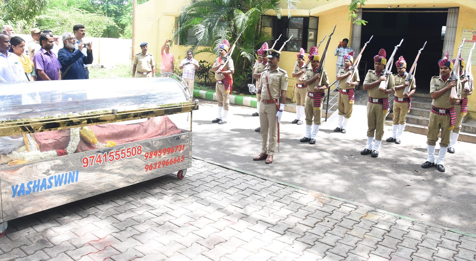 Funeral of Pandit Rajeev Taranath with full police honors