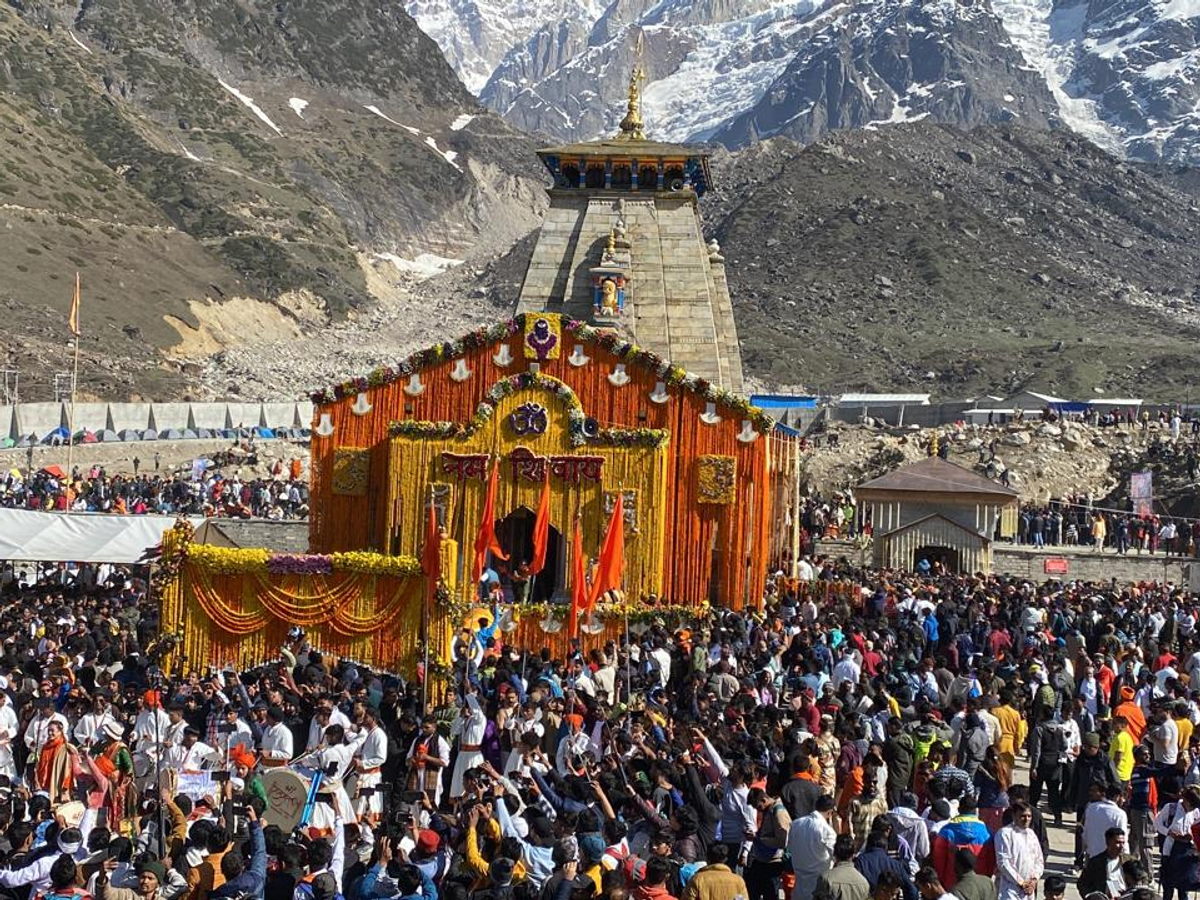 crowd of devotees at Kedarnath Dham