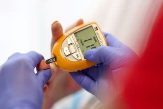 Keep blood sugar under control with these home remedies, know which things will have to be used