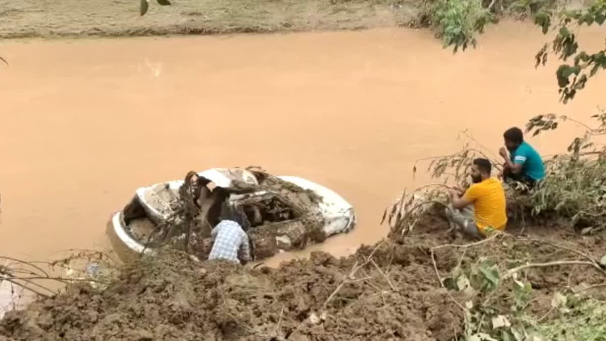 CAR DRIFTED IN RAO RIVER PATIALA THREE YOUTHS DIED IN PUNJAB