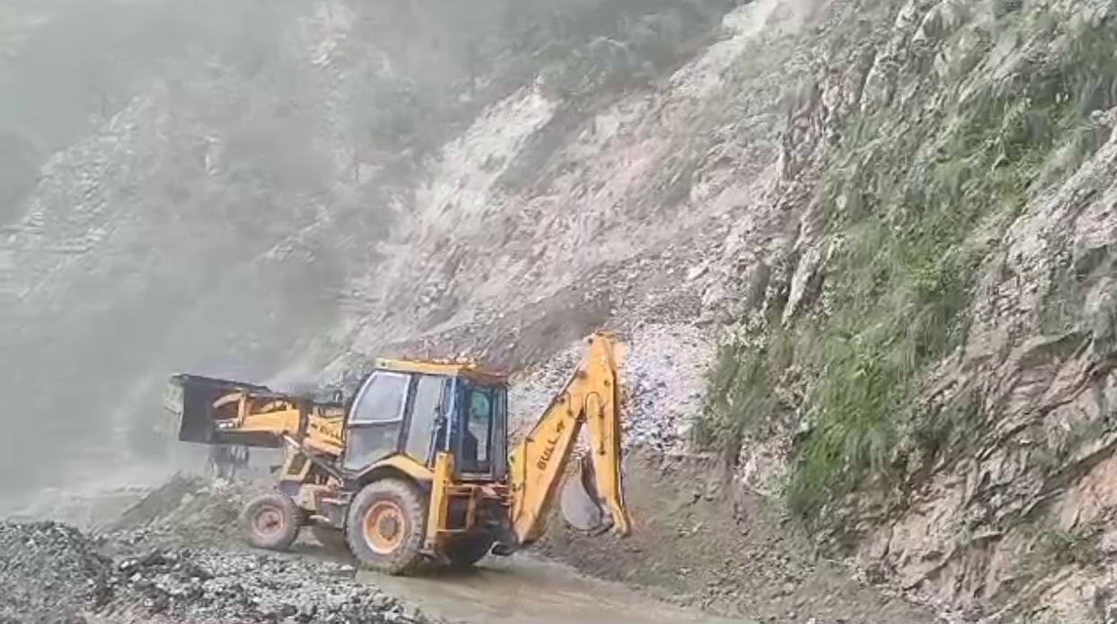 roads closed in uttarakhand