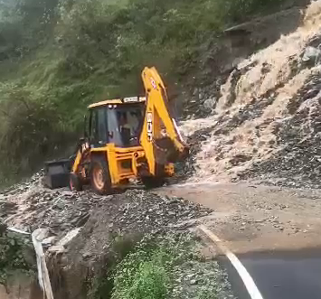 roads closed in uttarakhand