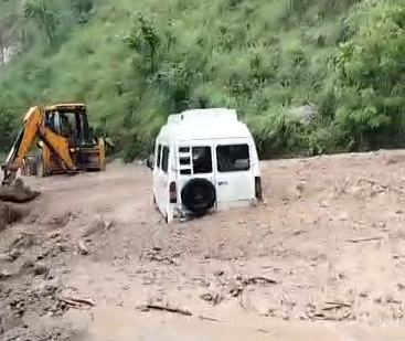 Pilgrims Vehicle Hit By Debris