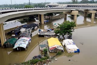 The Yamuna river in national capital swelled to 207.25 metres, flowing precariously close to the all-time record level of 207.49 metres reached in 1978, officials said on Wednesday. The Central Water Commission's (CWC) flood-monitoring portal revealed that the water level at the Old Railway Bridge crossed the 207-metre mark at 4 am, the first time in a decade. It further rose to 207.25 metres by 8 am on Wednesday.