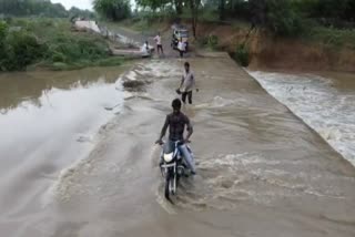 Kheda News: ખેડાની ધામણી નદી પરનો પુલ પાણીમાં ગરકાવ થતા રસ્તો બંધ
