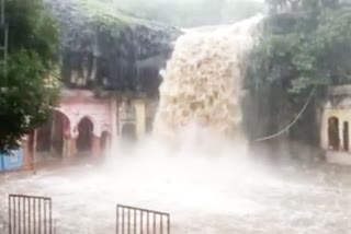 Baba Kedareshwar Mahadev waterfall