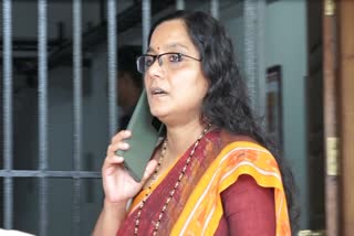 Priya Varghese  Priya Varghese returned as Associate Professor  Associate Professor  Kannur University  Priya Varghese Returns  ഹൈക്കോടതി ഉത്തരവിന്മേല്‍  അസോസിയേറ്റ് പ്രൊഫസറായി മടങ്ങിയെത്തി  പ്രിയ വര്‍ഗീസ്  യുജിസി സുപ്രീംകോടതിയിലേക്ക്  യുജിസി  സുപ്രീംകോടതി  ഹൈക്കോടതി  കണ്ണൂർ സർവകലാശാല  സർവകലാശാല  പ്രിയ