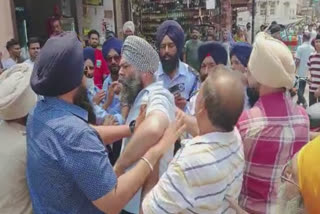 Security guards clashed with the corporation workers who came to fix the sewage near Heritage Street