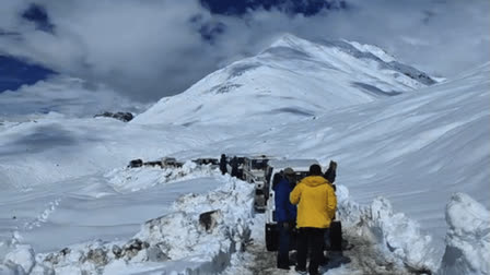 Operation to dig through snow