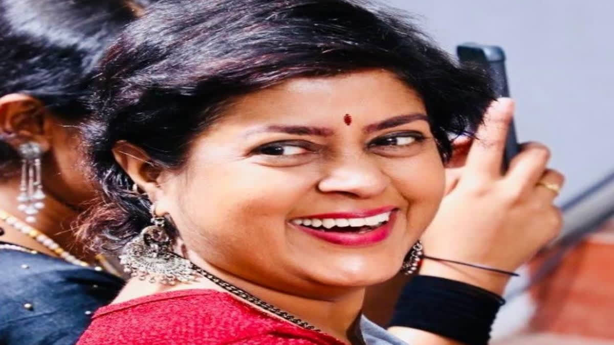 Famous Kannada Anchor and actor Aparna died by Lung cancer