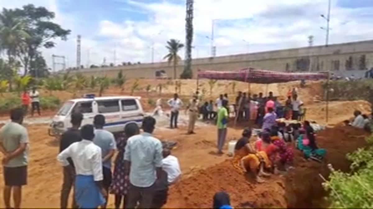 Tumakuru  couple committed suicide