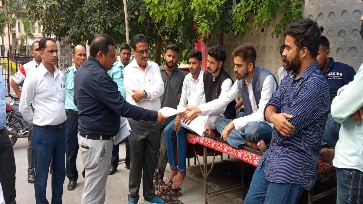 Hemvati Nandan Garhwal University student protest