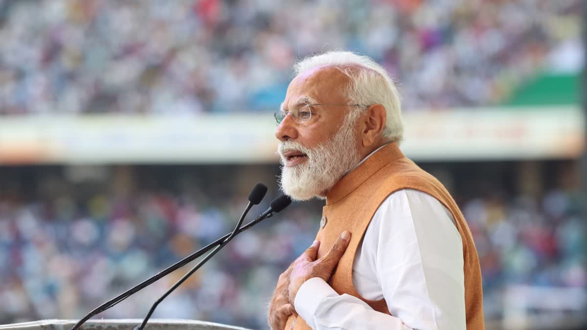 PM Narendra Modi during his visit to mumbai on saturday lay the foundation of Goregaon Mulund Tunnel Work