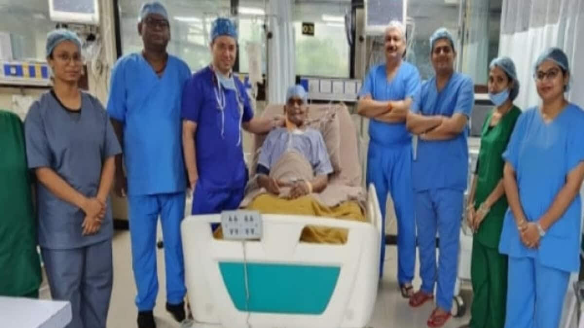 A remarkable surgery has taken place at Indira Gandhi Institute of Medical Sciences (IGIMS), Patna, where an 80-year-old man from Darbhanga underwent an open-heart surgery without being administered anaesthesia.