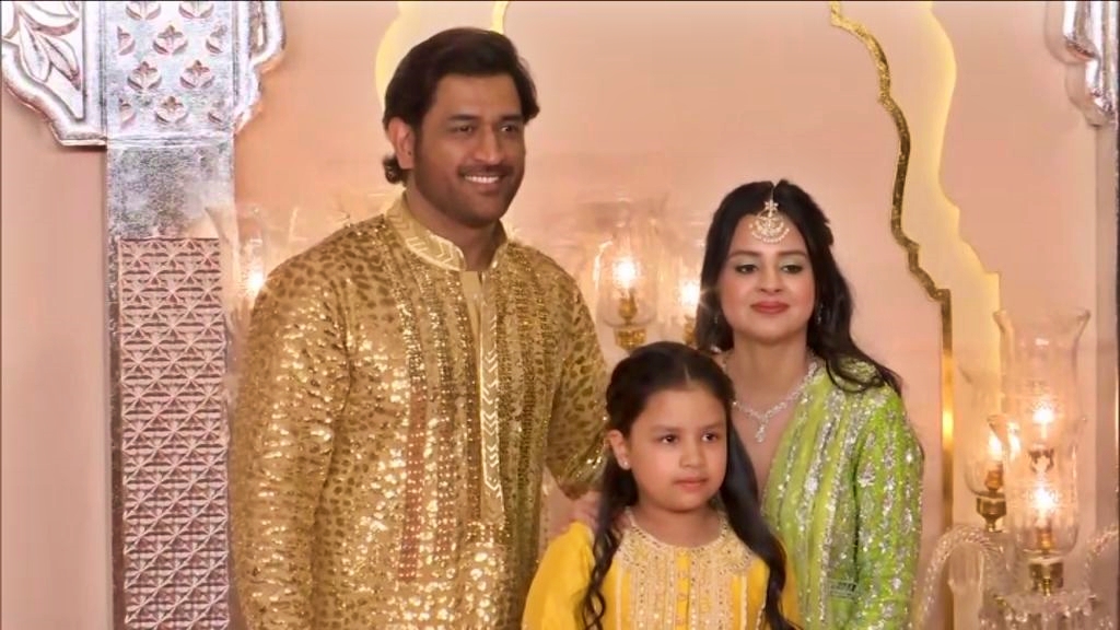 DHONI FAMILY