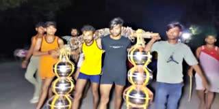 Muslim youths join Kanwar Yatra