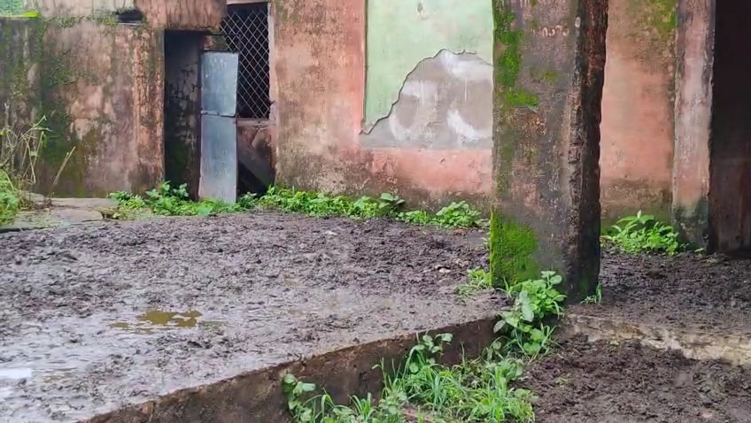 Shivpuri Dilapidated school