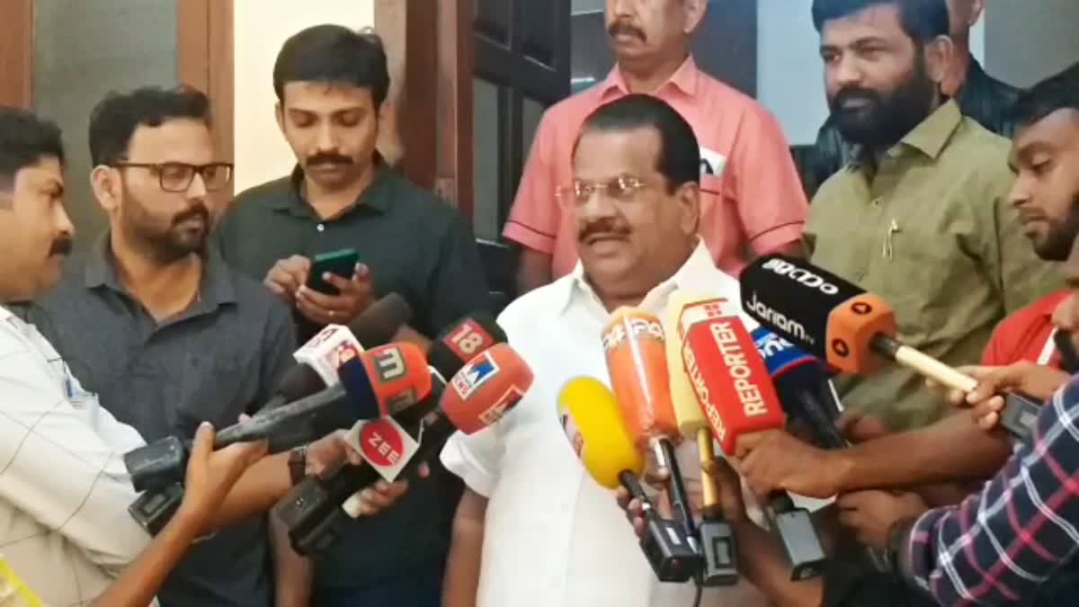 Ep jayarajan  Puthuppally Byelection  പുതുപ്പള്ളി  ജെയ്ക് സി  ജെയ്‌ക് സി തോമസ്  Jake C Thomas  എൽഡിഎഫ് കൺവീനർ  LDF convener  Pudupally  EP Jayarajan  ഇ പി ജയരാജൻ  മത്സരം  competition  കോൺഗ്രസ്  Congress  എൽഡിഎഫ്  LDF  പാർട്ടി  party  ചാണ്ടി ഉമ്മന്‍  ഉമ്മന്‍ ചാണ്ടി  puthupally byelection