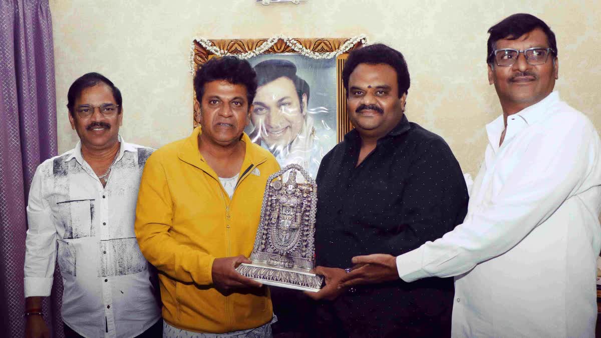 jailer-movie-distributors-honored-actor-shivarajkumar