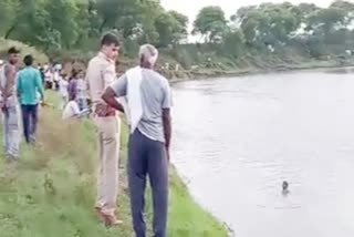 Accident Tenduni river Raisen