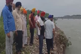 In the villages of Ropar, people are afraid of flood