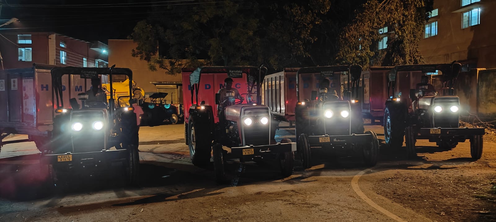 hdmc distributed tractors to wards  for waste collection in hubballi