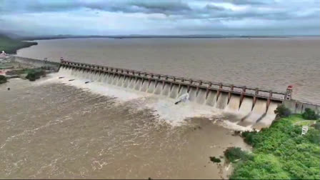 Koppal: Major Concern as Tungabhadra Dam's 19th Crust Gate Washes Away, Farmers Worried