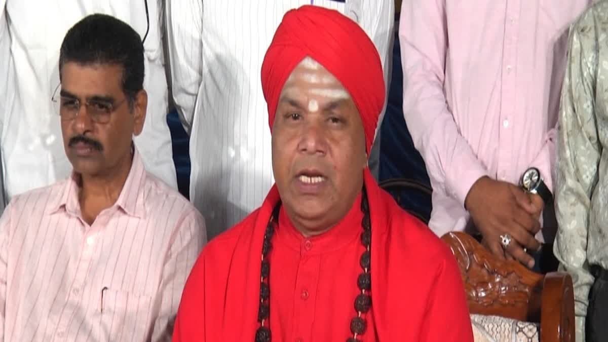 lingayat-is-an-independent-religion-says-gurubasava-swamiji-of-pandomatti-viraktamatha