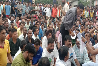 Traders Association Protest Against Police
