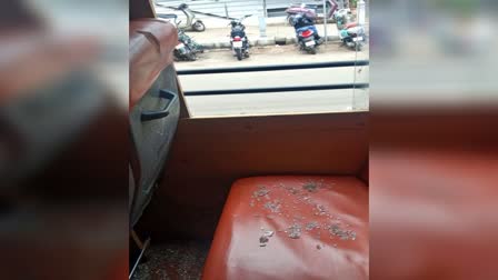 Stone pelting on Tamil Nadu buses  Tamil Nadu buses in Bengaluru  File an FIR in Bangalore  ಬೆಂಗಳೂರಿನಲ್ಲಿ ಎಫ್ಐಆರ್ ದಾಖಲು  ತಮಿಳುನಾಡಿನ ನಾಲ್ಕು ಬಸ್‌ಗಳ ಮೇಲೆ ಕಲ್ಲು ತೂರಾಟ  ತಮಿಳುನಾಡು ಸಾರಿಗೆ ಬಸ್​ಗಳ ಮೇಲೆ ಕಲ್ಲು ತೂರಾಟ  ಬೆಂಗಳೂರಿನ ಸ್ಯಾಟಲೈಟ್ ಬಸ್​ ನಿಲ್ದಾಣ  ತಮಿಳುನಾಡು ಬಸ್‌ಗೆ ಕಿಡಿಗೇಡಿಗಳು ಕಲ್ಲು ತೂರಾಟ  ಬಸ್‌ನ ಬಲಭಾಗದ ಕಿಟಕಿಗೆ ಹಾನಿ  ಭಾರತ್ ಪೆಟ್ರೊಲ್ ಬಂಕ್