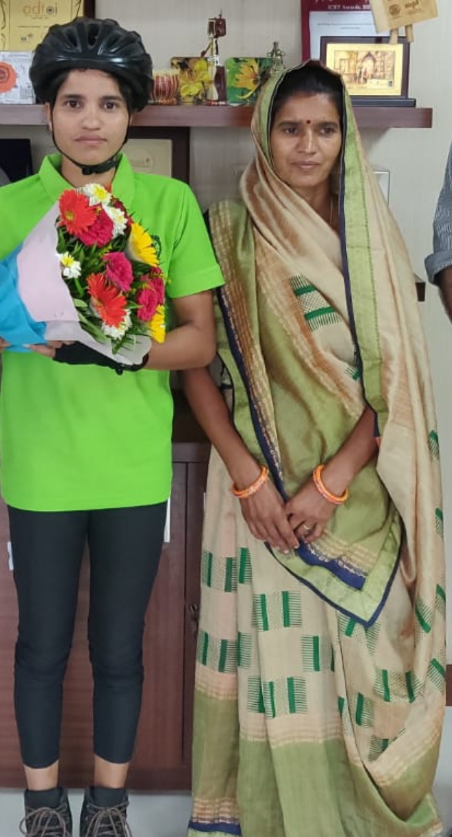 Cyclist Asha Malviya Honored By MP Tourism