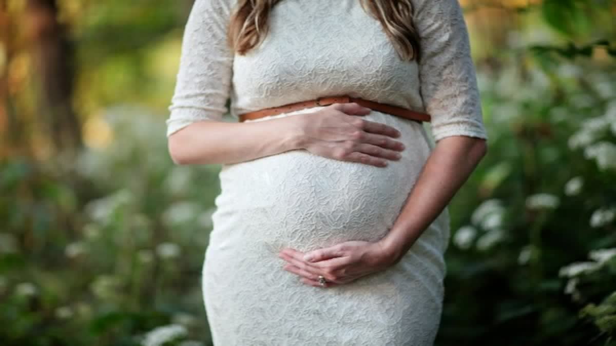 WOMAN PRETENDED TO BE PREGNANT