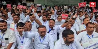 Aamsu dharna in Delhi