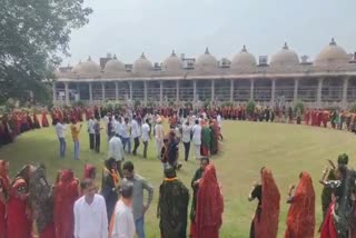 Women performed Maharas