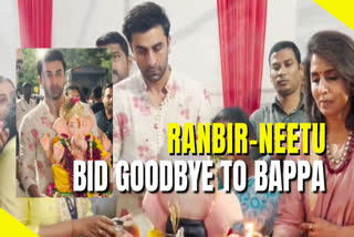 Ranbir Kapoor and his mother, Neetu, performed Ganpati Visarjan with much enthusiasm in Mumbai on Wednesday. Ranbir looked dashing in traditional attire, while Neetu was elegant in a pink saree.