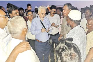 Central team speaking to flood survivors