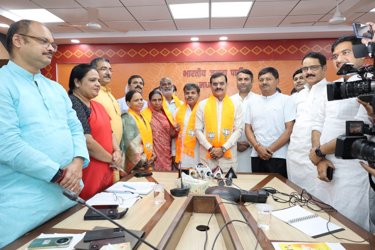 Two Congress Councilors Join BJP