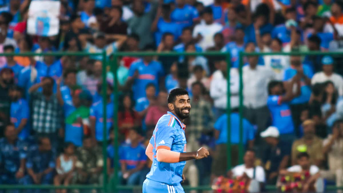 Cricket World Cup  Jasprit Bumrah  focuses on next target Pakistan in Motera  ಯಾರ್ಕರ್​ ಸ್ಪೆಷಲಿಸ್ಟ್​ ಬುಮ್ರಾ  ಮೊದಲು ತಾಯಿ ಭೇಟಿ  ಭಾರತದ ಮುಂದಿನ ಪಂದ್ಯ ಸಾಂಪ್ರದಾಯಿಕ ಎದುರಾಳಿ ಪಾಕ್  ಬುಮ್ರಾ ಭರ್ಜರಿ ತಯಾರಿ  ಭಾರತ ಅಫ್ಘಾನಿಸ್ತಾನ ವಿರುದ್ಧ ಭರ್ಜರಿ ಗೆಲುವು  ಜಸ್ಪ್ರೀತ್ ಬುಮ್ರಾ ಬೌಲಿಂಗ್​ ಅಫ್ಘಾನಿಸ್ತಾನ ವಿರುದ್ಧದ ಪಂದ್ಯದಲ್ಲಿ ಬುಮ್ರಾ 4 ವಿಕೆಟ್  ನಾನು ವಿಕೆಟ್ ಪಡೆಯಲು ಯತ್ನಿಸುತ್ತೇನೆ