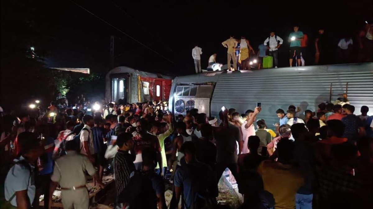 Bihar train accident: North East Express derails near Buxar; 4 dead, 70 injured