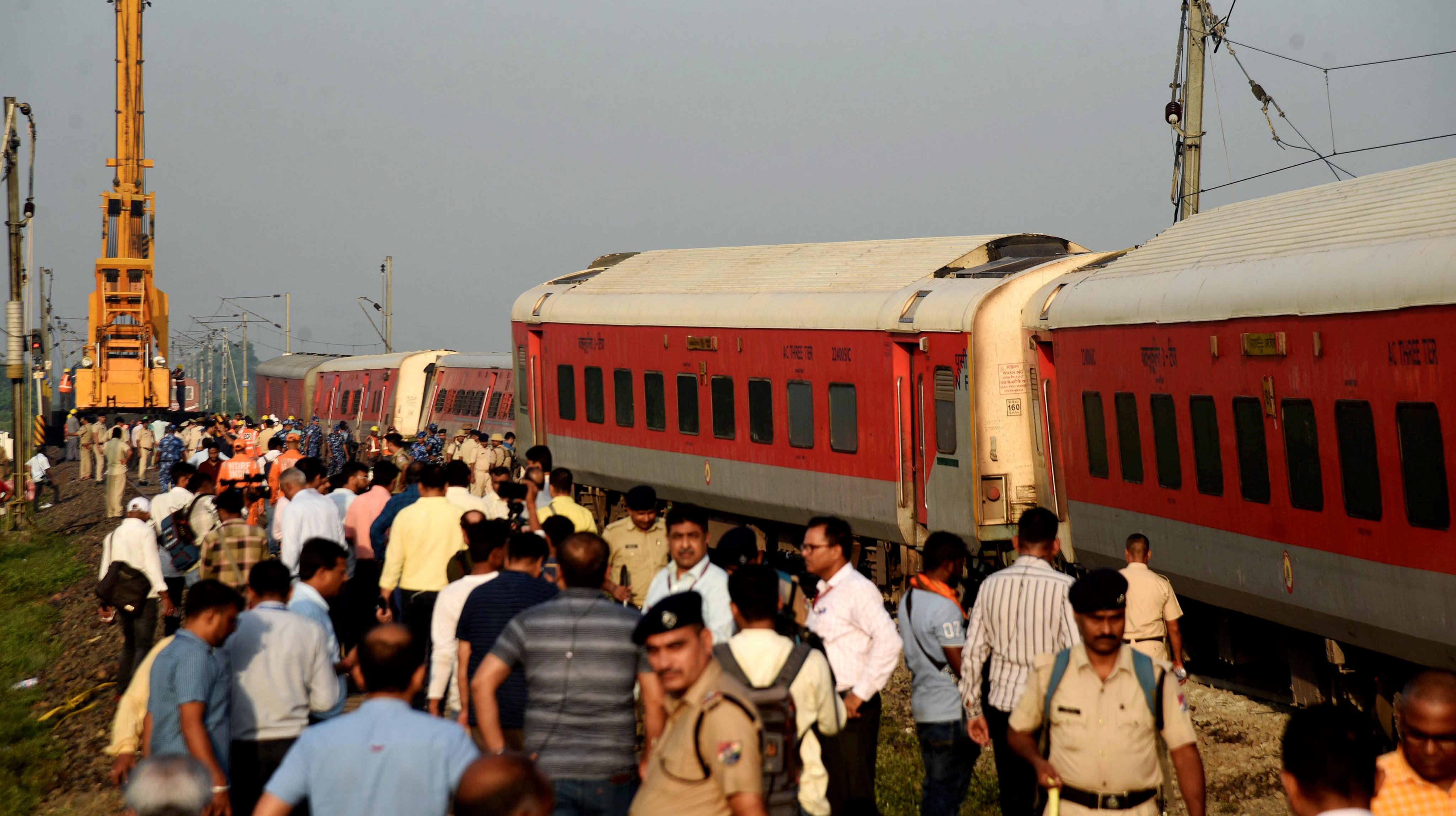 बेपटरी हुई नॉर्थ ईस्ट एक्सप्रेस