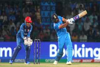 Cricket World Cup 2023  India vs Afghanistan  Rohit Sharma Breaks Chris Gayle Sixes Record  Most Sixes In International Cricket  Rohit Sharma Sixes Record  ഏകദിന ക്രിക്കറ്റ് ലോകകപ്പ്  ഇന്ത്യ അഫ്‌ഗാനിസ്ഥാന്‍  രോഹിത് ശര്‍മ സിക്‌സര്‍ റെക്കോഡ്  ക്രിക്കറ്റില്‍ കൂടുതല്‍ സിക്‌സര്‍  ക്രിസ് ഗെയില്‍ രോഹിത് ശര്‍മ