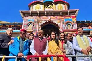 Mukesh Ambani visited Badrinath Dham