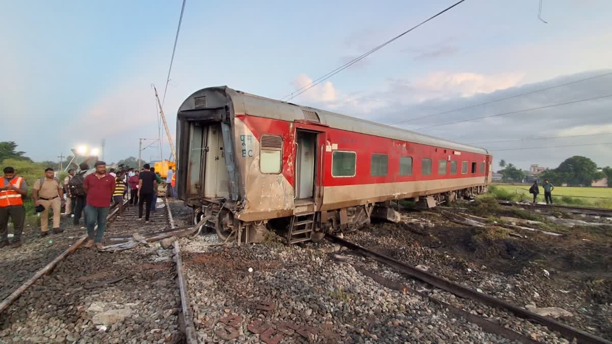 MYSURU DARBHANGA EXPRESS COLLIDES