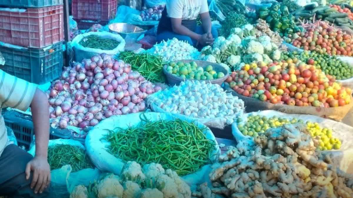 vegetables-onion-potato-tomato-rates-bhav up mandi price sabji sabzi latest-update-news-hindi