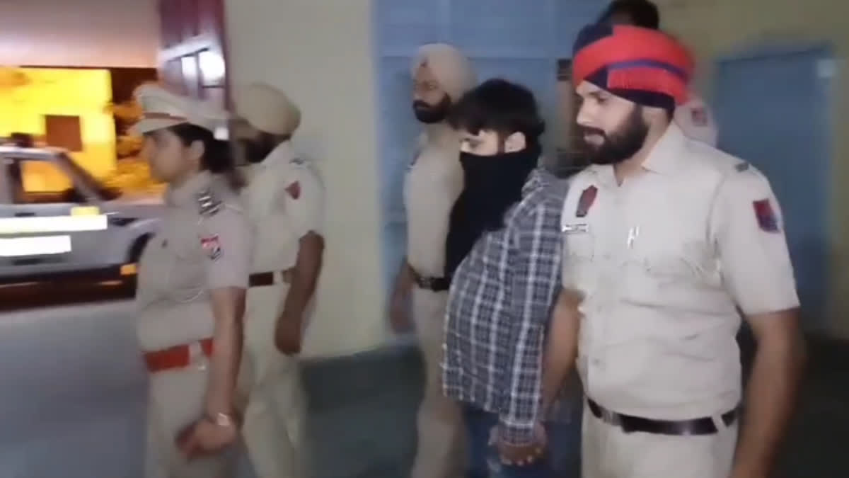 Bathinda police arrested the computer operator who was selling banned drugs of the drug de-addiction center