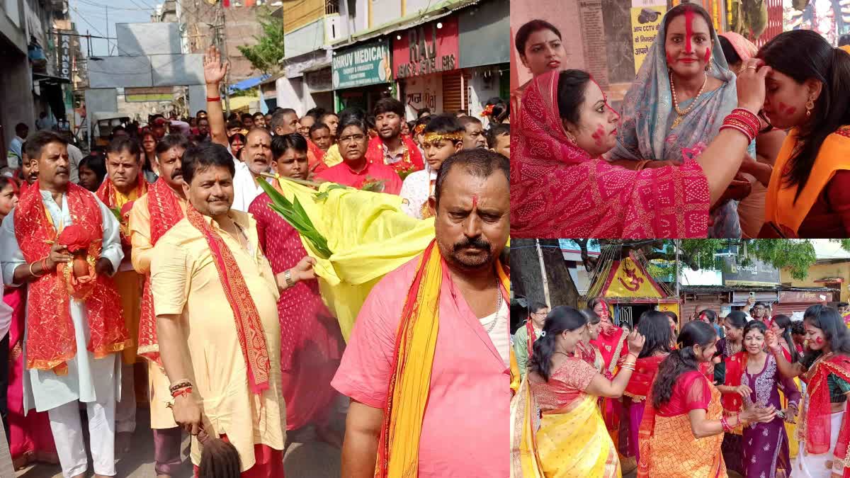 women-celebrate-sindoor-khela-on-vijayadashami-in-dumka