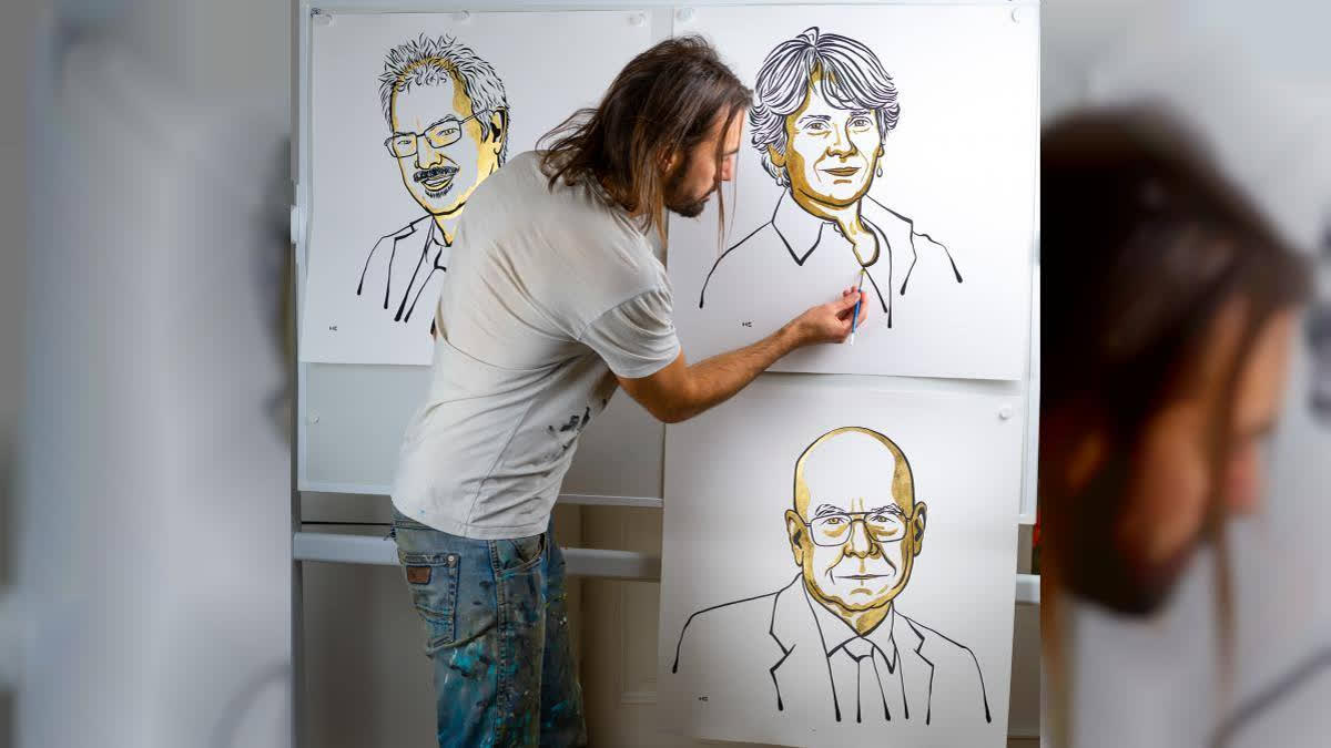 Niklas Elmehed making sketches of Nobel Prize winners